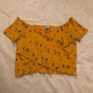 Stretchy crossed crop top